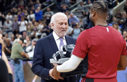 不仅动作简 不仅动作简