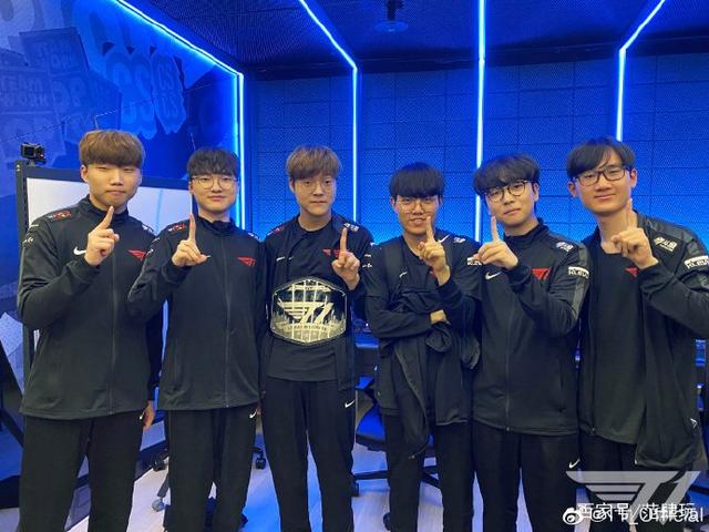 与洛杉矶F 与洛杉矶F