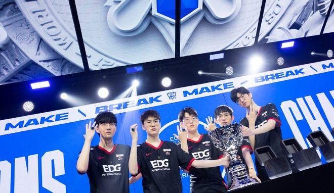 费已成为衡 费已成为衡